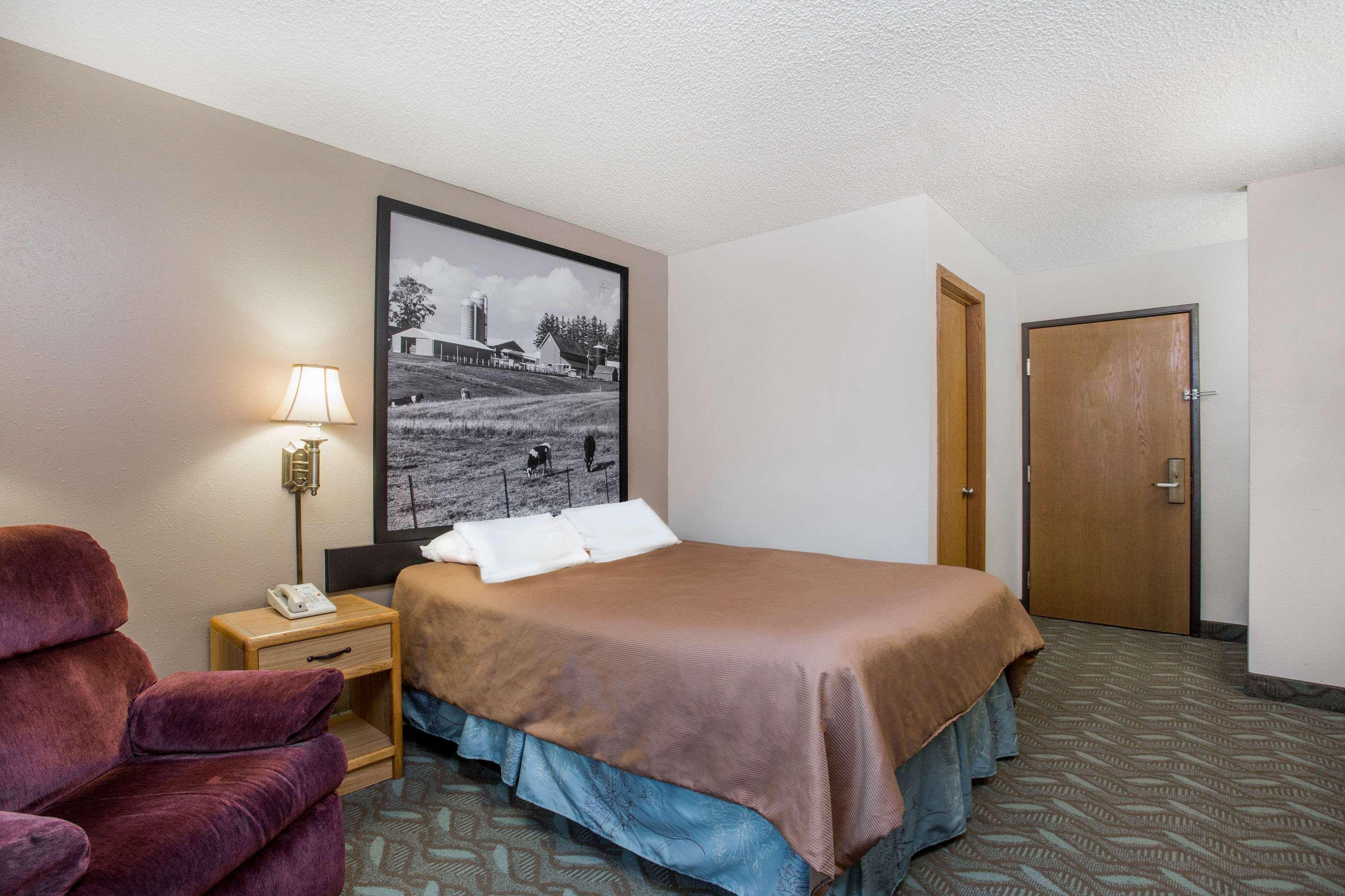 Hotel Super 8 By Wyndham Monroe Wi Exteriér fotografie